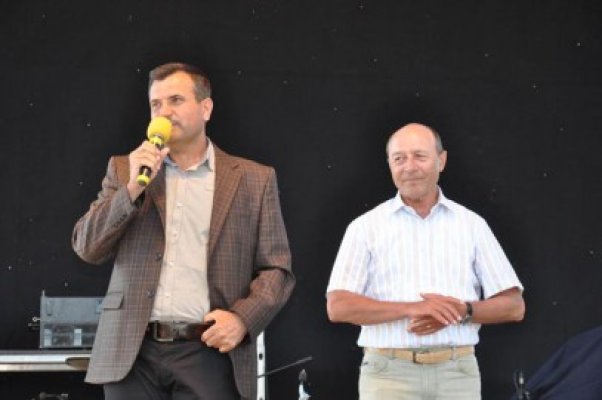 Primarul vizitat de Băsescu nu se înscrie în Mişcarea Populară şi nu candidează la Parlament
